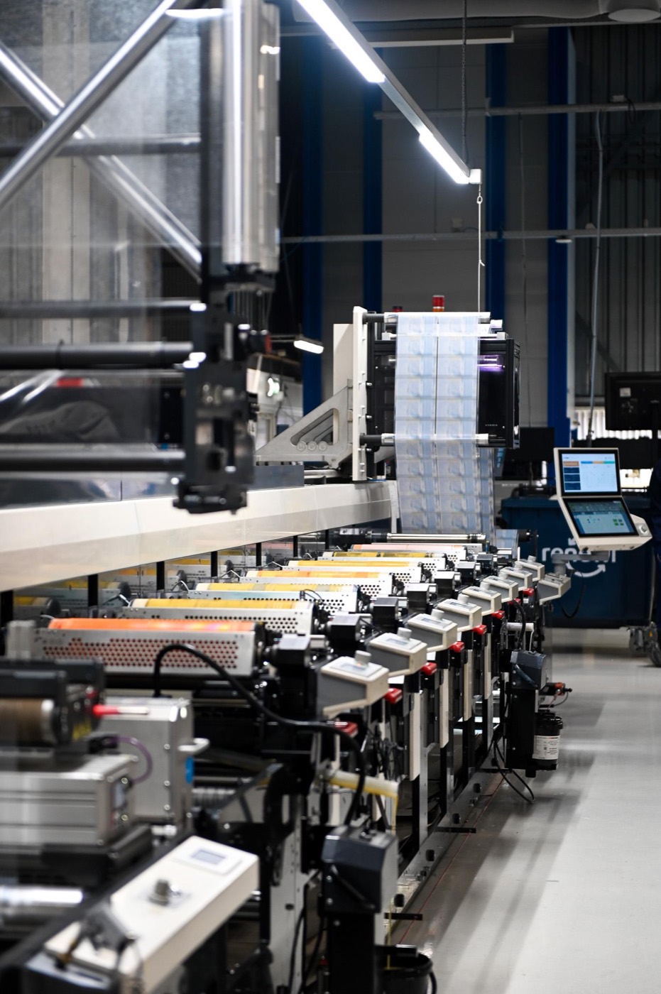 Press operator with DeltaOne touch interface